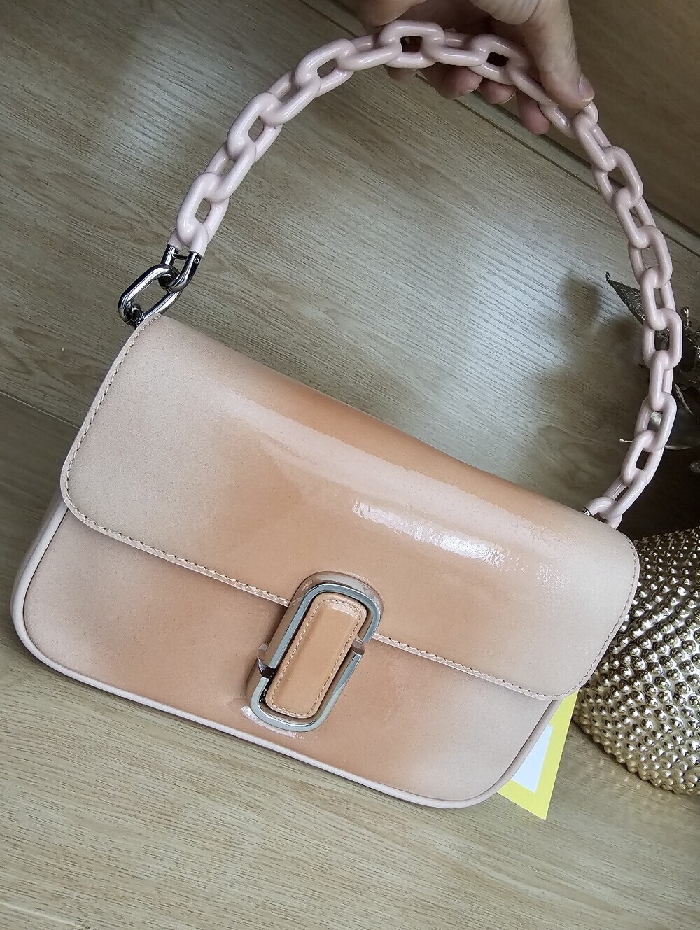 Marc Jacobs The leather shoulder Bag. - Picture 6 of 16
